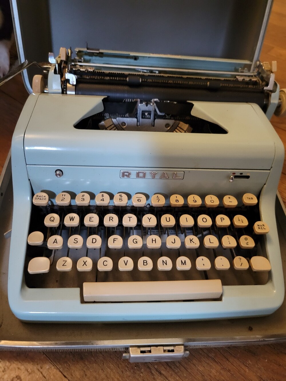 1955 Robin Egg Blue Royal Quiet Deluxe portable